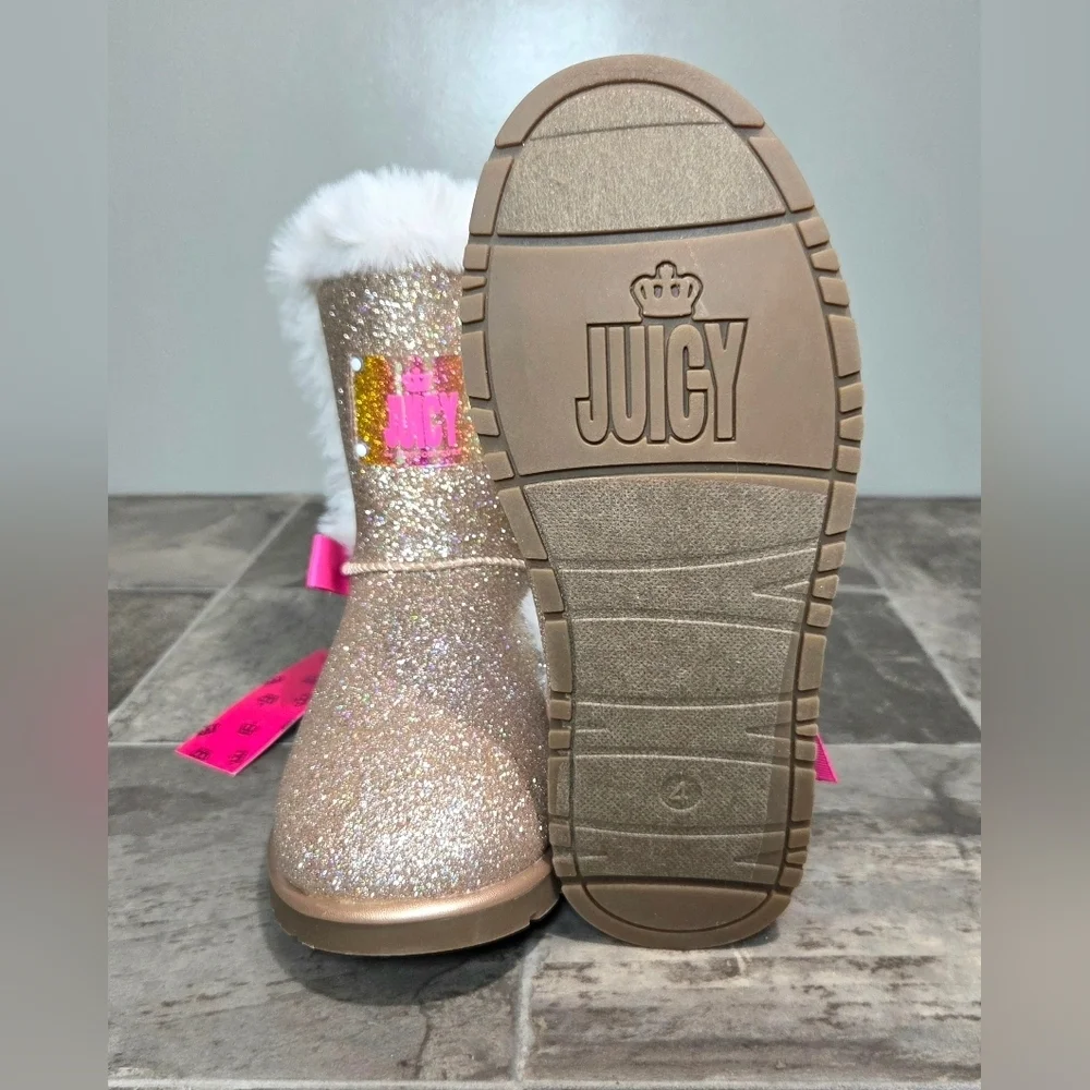JUICY COUTURE MANTECA GOLD GLITTER BOOTS.